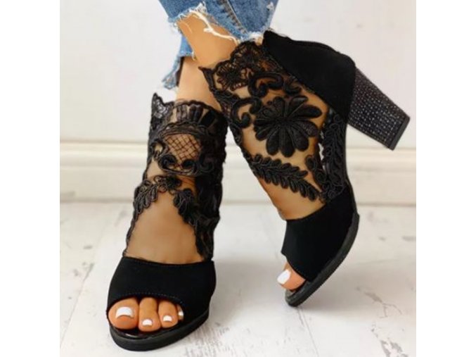 Boty - dámské boty - módní sandálky na širokém podpatku s květinovým vzorem - dámské sandály