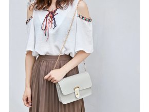 Dámská dívčí kabelka s přezkou a řetízkovým popruhem- pastelové barvy