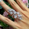 Pro ženy- luxusní velký prsten s kamínky- Vhodný na ples, svatbu