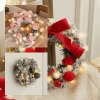 Vánoce - vánoční dekorace - vánoční věnec na dveře - vánoční věnec zdobený mašlí ve třech barvách -  vánoční ozdoby