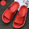 Boty - dámské boty - dámské letní pohodlné pantofle v černé a červené barvě zdobené napísy - pantofle - dámské pantofle