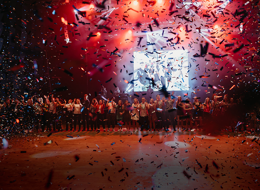 Grand Stage Effects