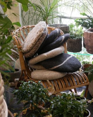 Pohodlné podsedáky, které nezahřejí pouze Vás, ale i Vaše oko! Máme různé barevné kombinace v minimalistickém stylu, díky...