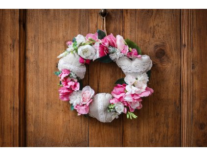 věnec na dveře srdíčka