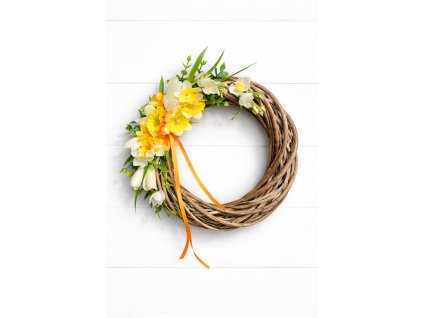 věnec na dveře narcisy