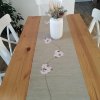 Běhoun na stůl srdíčko s růží, rozměr 130x30cm, materiál bavlna, polyester