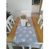 Běhoun na stůl srdíčka zimní rozměr 45x135cm šedý podklad