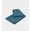 Manduka equa® joga uterák na ruky 67 x 40 cm (Farba Midnight)