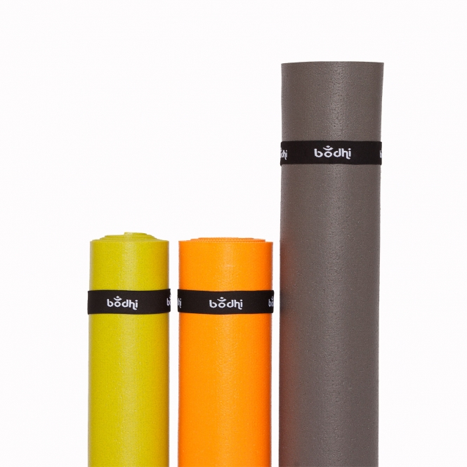 Bodhi Yoga Bodhi Rishikesh Premium 80 XL jógaszőnyeg 2 rugalmas hevederrel 4,5 mm 200 cm Szín: Fekete