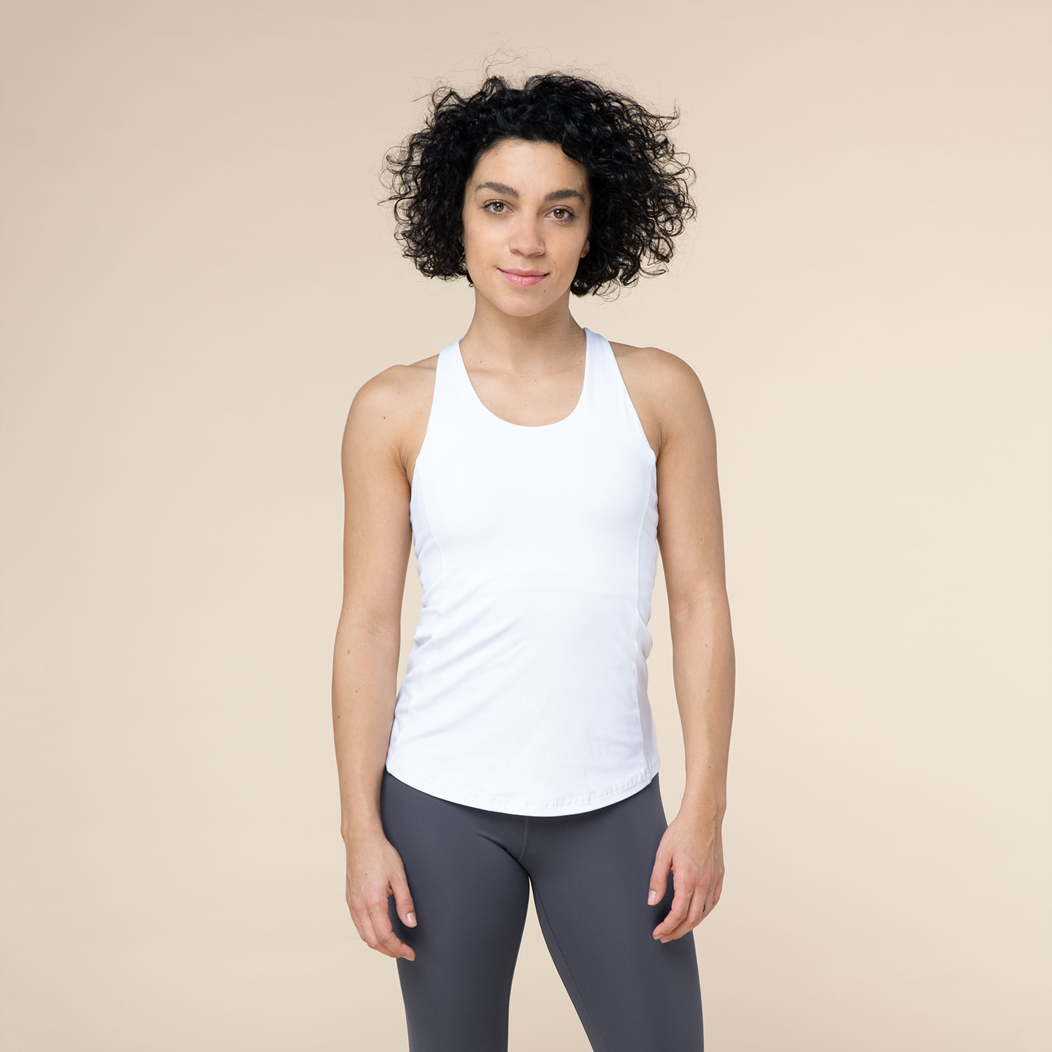Bodhi Niyama Essentials Crossed Back Tank Top női felső, beépített kosarakkal, fekete Szín: fehér, Méret: XL