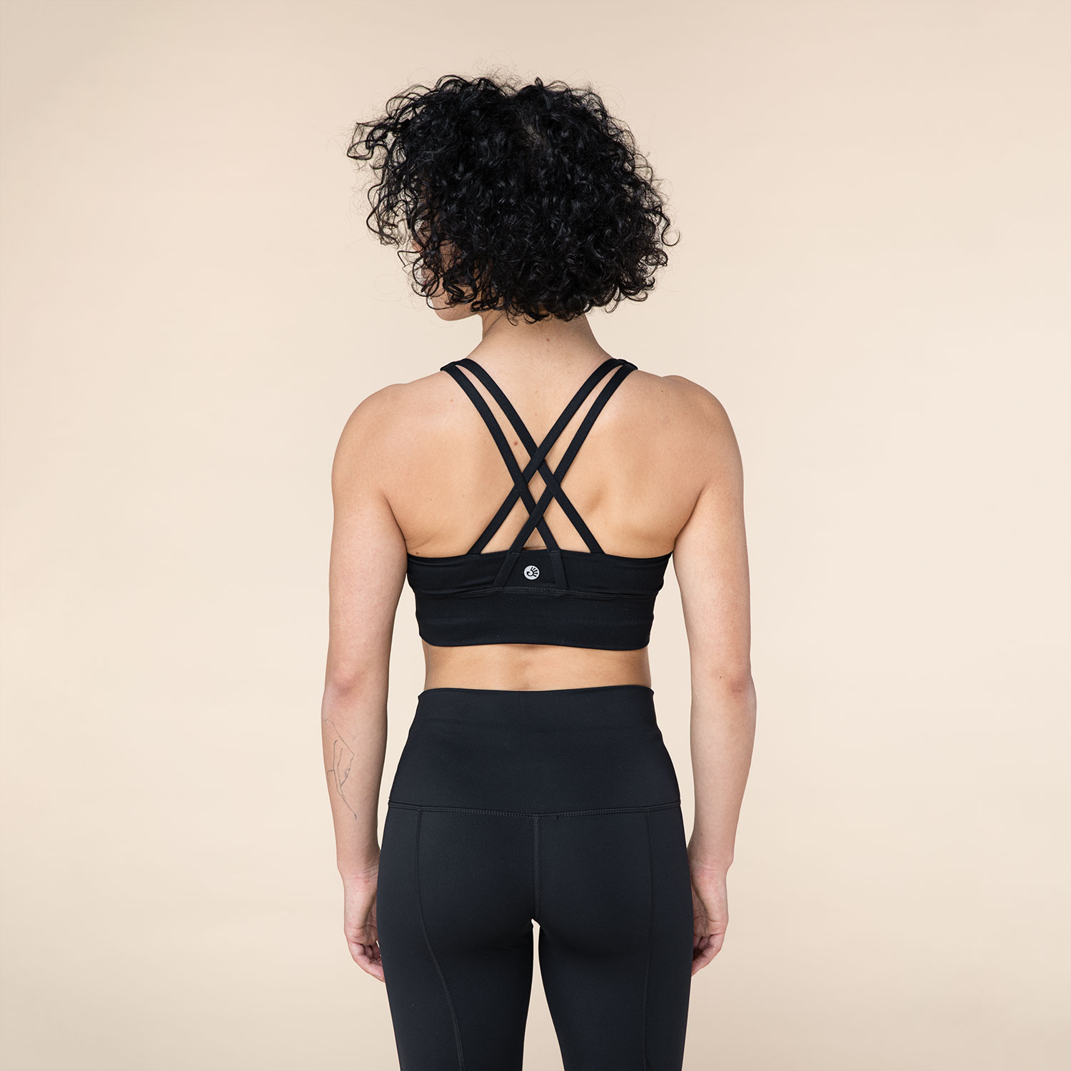 Bodhi Niyama Essentials Crossed Sports Bra sportmelltartó fekete Méret: M