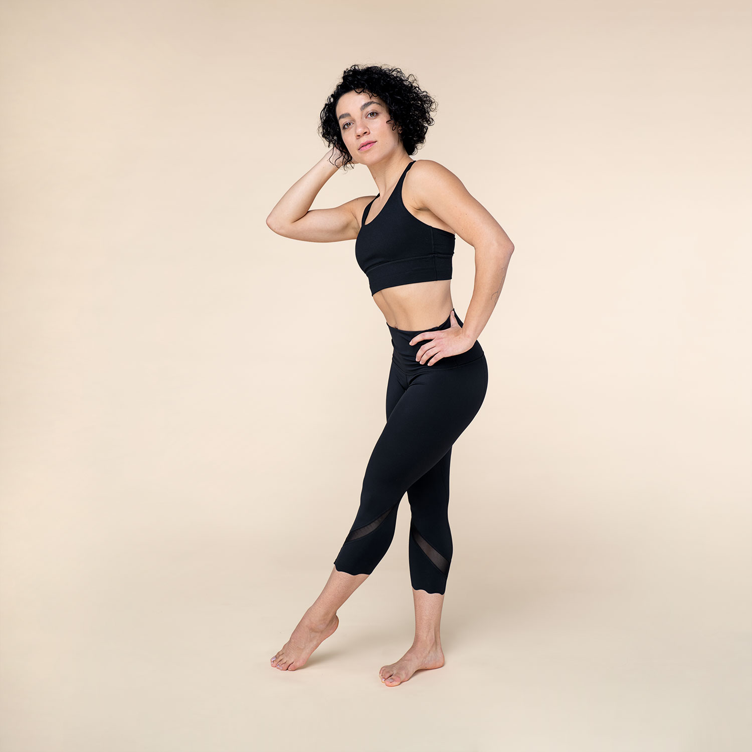 Bodhi Niyama Essentials Crossed Sports Bra sportmelltartó fekete Méret: M