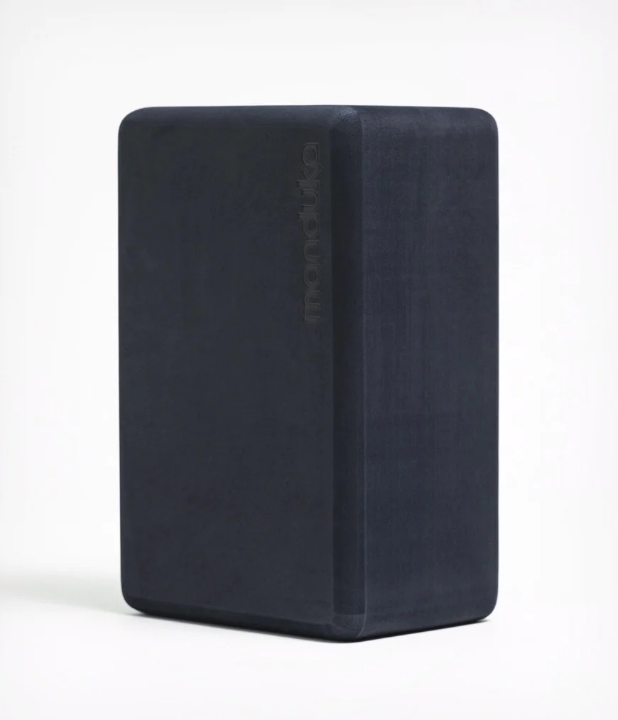 Manduka újrahasznosított hab jógablokk 23x15x10 cm Szín: Sötétzöld