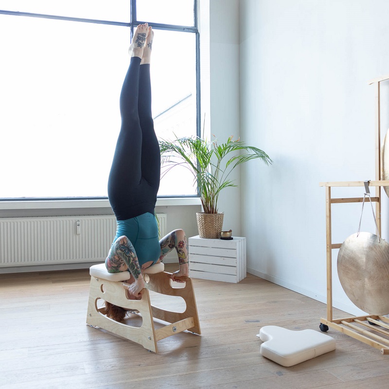 Bodhi Yoga Bodhi szék fejenálláshoz praktikus fogantyúkkal