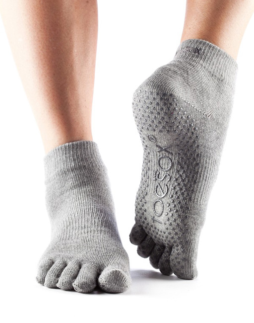 Toesox Fulltoe Ankle Grip csúszásgátló zokni (Heather Grey) Méret: XL 45+