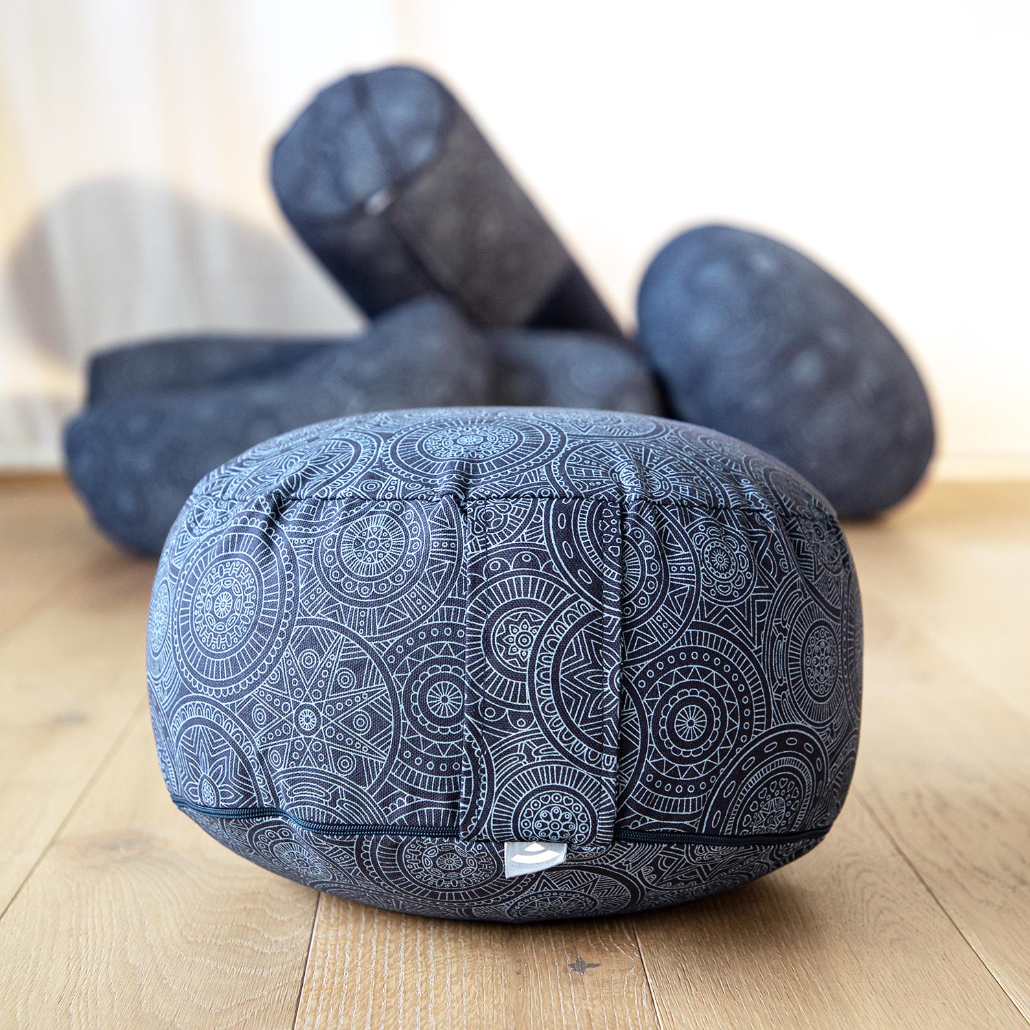 Bodhi Yoga Bodhi Maharaja Rondo meditációs párna Mandala (sötétkék) 32 x 20 cm Töltelék: Tönköly