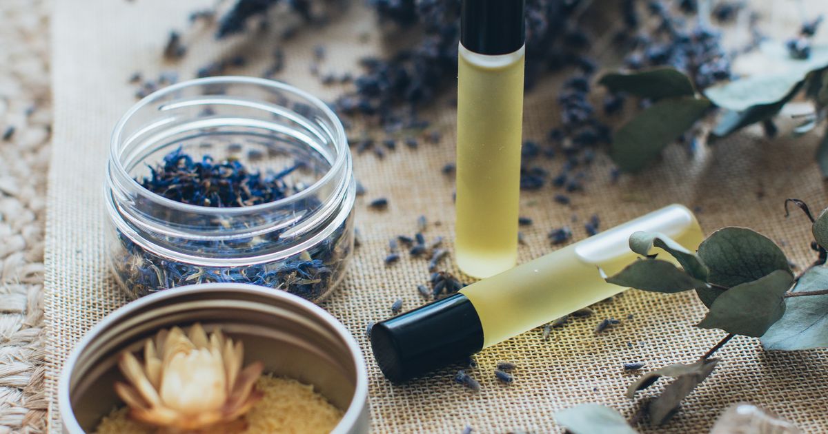 Centre de ayurveda în România: masaj ayurvedic Abhyanga cu ulei cald într-un centru specializat