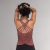 bodhi niyama essentials nira yoga top damske tielko 7