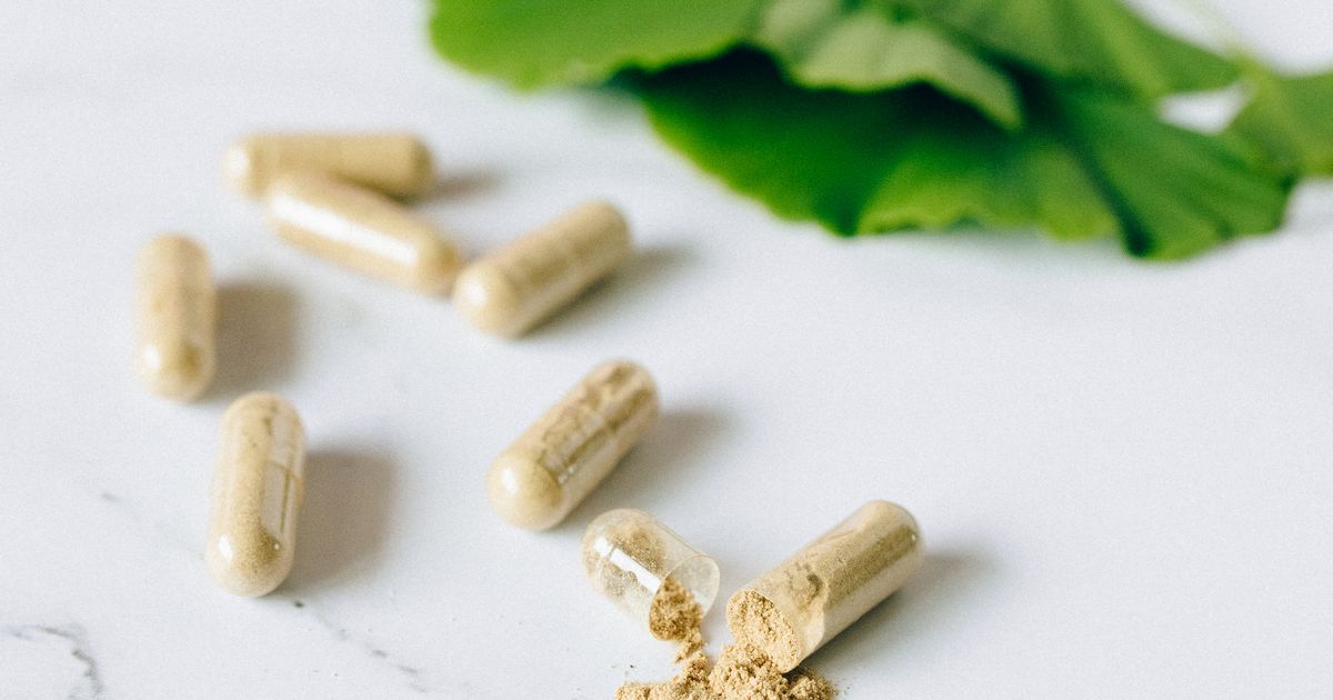 Garcinia cambogia – zelené plody tropického stromu a doplnok stravy s kyselinou hydroxycitrónovou (HCA)