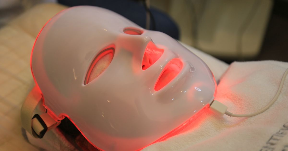 Červené svetlo, PEMF a biohacking gadgety: panel červeného svetla a domáce zariadenia na regeneráciu