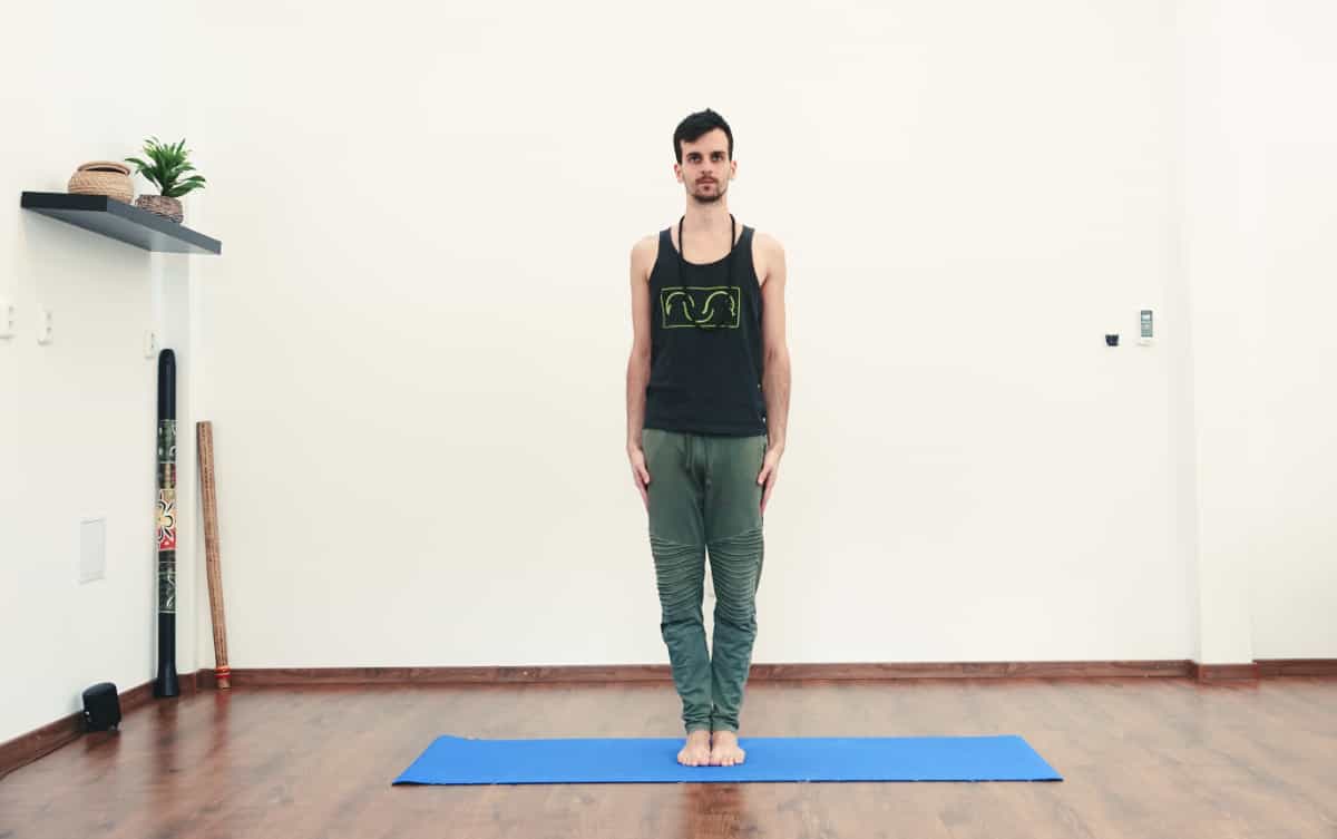 tadasana, základní stojící jóga pozice