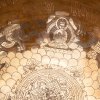 ks32hd meditation handgefertigte klangschale 32 cm mit dekor buddhas close up