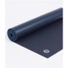Manduka Prolite® Mat Long & Wide joga podložka 200 x 76 cm x 4,7 mm (Farba Midnight)