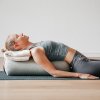bodhi bolster na jogu classic dobby 62 x 22 cm napln spalda 1