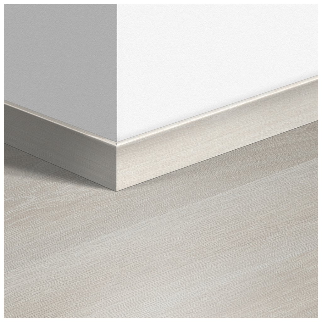 9058 soklova podlahova lista quick step standard dub estate svetle sedy qssk03573