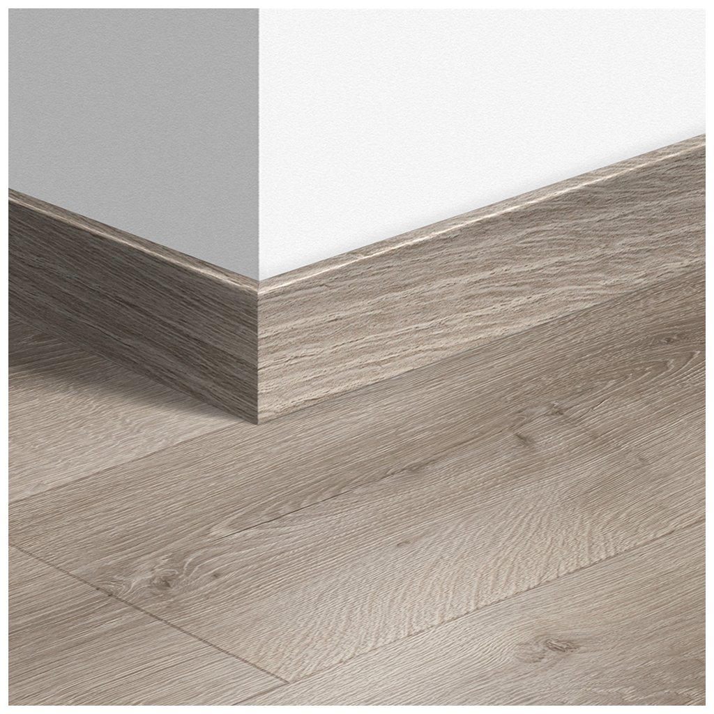 10174 soklova podlahova lista quick step wood poustni dub kartacovany sedy qspskr03552