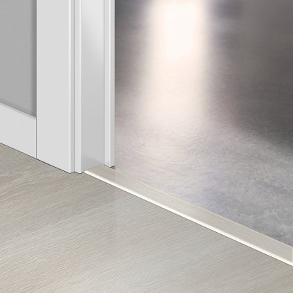 10894 multifunkcni podlahova lista quick step incizo dub estate svetle sedy qsincp03573
