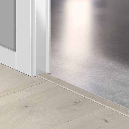 10792 multifunkcni podlahova lista quick step incizo dub s jemnou patinou qsincp04748