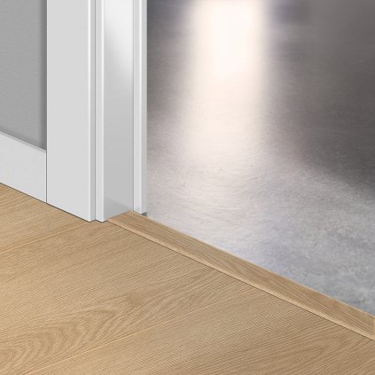 10978 multifunkcni podlahova lista quick step incizo dubova bila lakovana qsincp01283