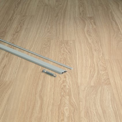 10573 multifunkcni podlahova lista quick step incizo stribrny qsincpc12silvme270