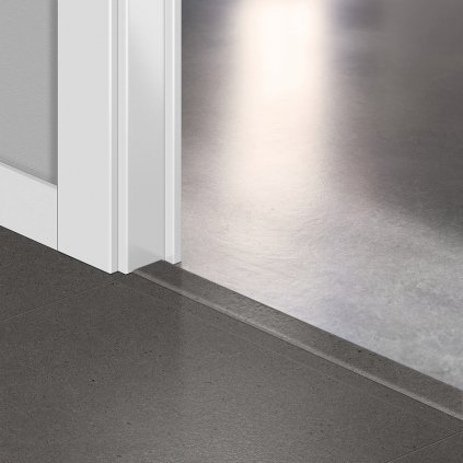 10696 multifunkcni podlahova lista quick step incizo vyrazna stredne seda qsvincp40138