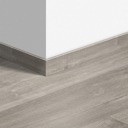 8797 soklova podlahova lista quick step standard kanonovy dub sedy s rezy pilou qsvsk40030