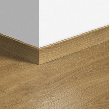 9064 soklova podlahova lista quick step standard lesni dub prirodni qssk03546