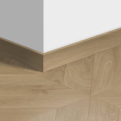 9790 soklova podlahova lista quick step standard standardni podlahova lista sladena barva qssk04160