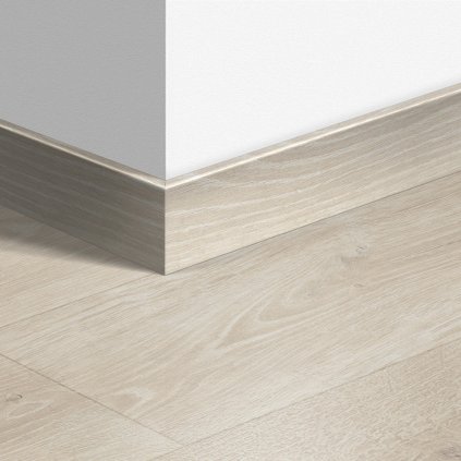 10183 soklova podlahova lista quick step wood lesni dub svetle sedy qspskr03547