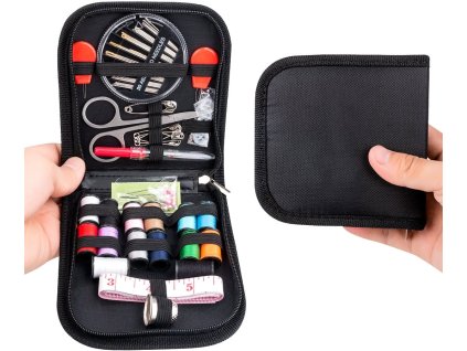 Univerzální šicí souprava v černém pouzdře, 12x12x3,5 cm, s barevnými nitěmi a jehlami