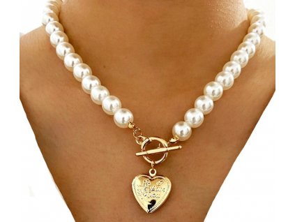Perlový náhrdelník s přívěskem ve tvaru srdce, délka 46 cm, velikost přívěsku 2x2 cm