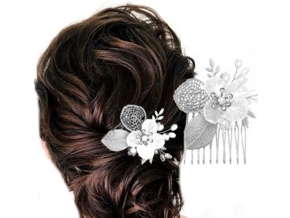 Elegantní svatební hřeben se stříbrnými prvky, perly a květinou, 8x8 cm
