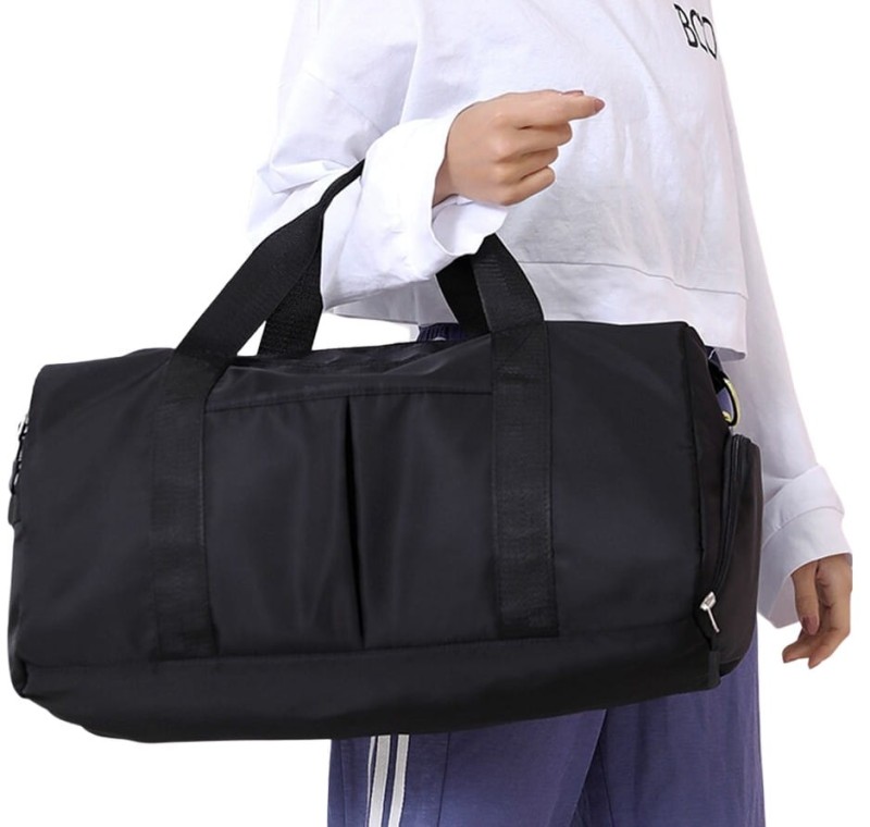 Prostorná cestovní a tréninková taška, černá, nepromokavý nylon, 42x23x21 cm