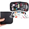 Univerzální šicí souprava v černém pouzdře, 12x12x3,5 cm, s barevnými nitěmi a jehlami