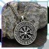 Pánský náhrdelník Vegvisir Nordic, stříbrná barva, chirurgická ocel, průměr přívěsku 3,2 cm