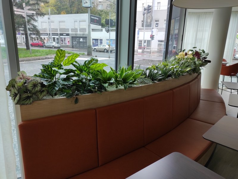 umělé rostliny do truhlíků