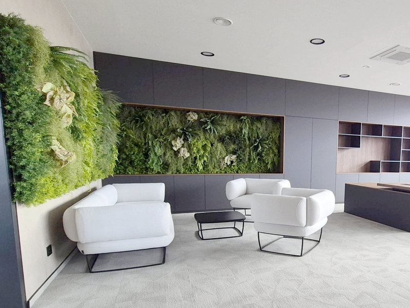 zelené stěny z umělých rostliny