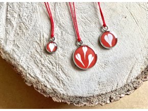 Kulatý náhrdelník srdce 1+1 pro maminku a dítě červeno-bílý