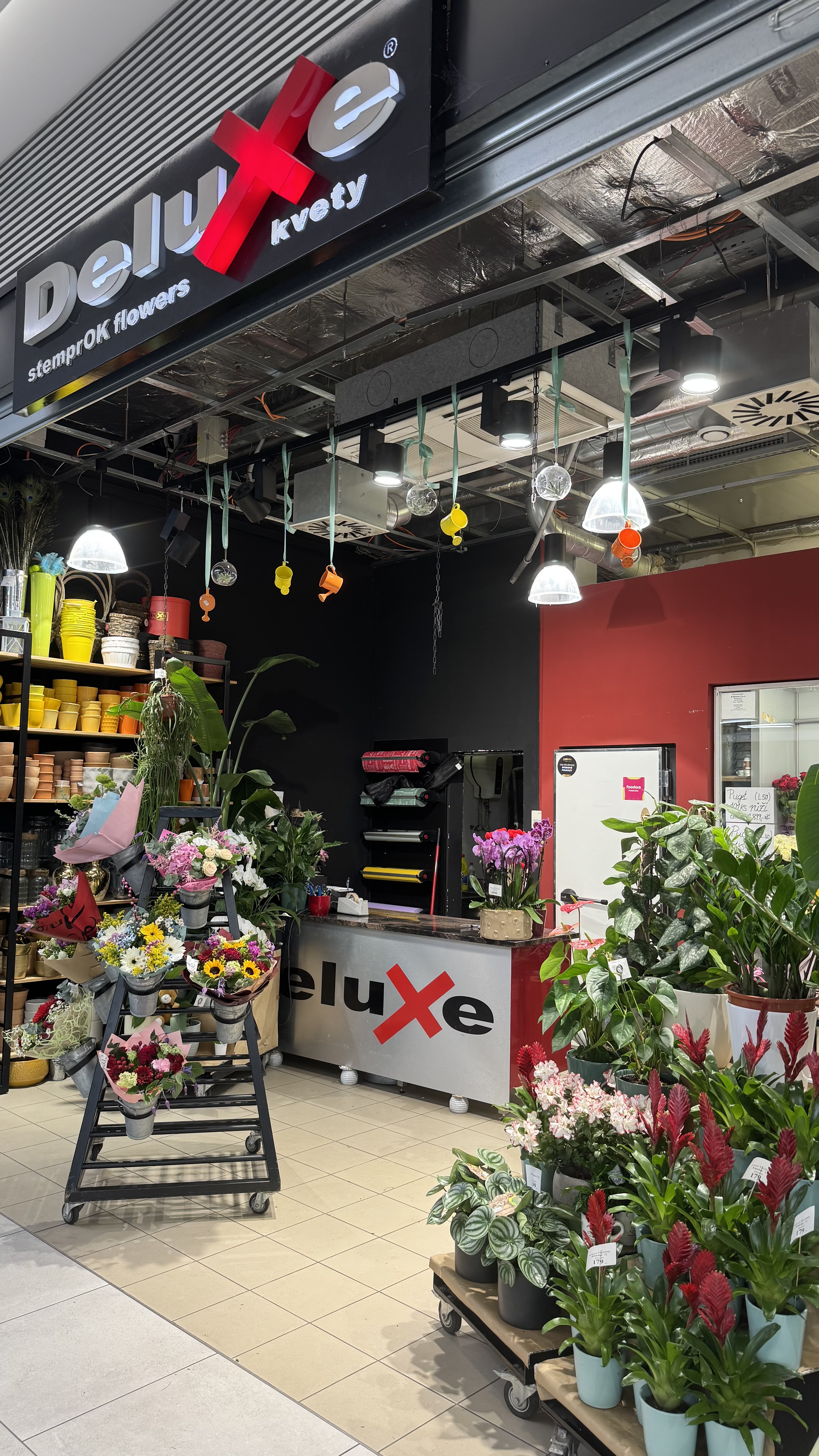 Květinářství Teplice – OC Galerie Teplice – prodejna Deluxe Flowers