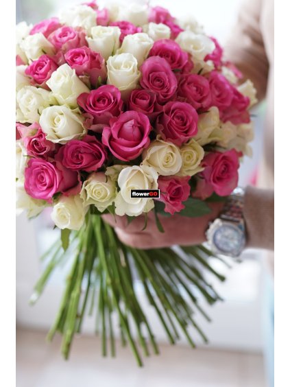 Valentýn 51 růží, růžové a bílé